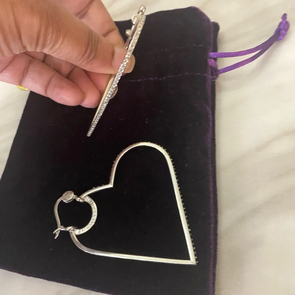 Chic Platinum Heart Earrings - Picture 2 of 2